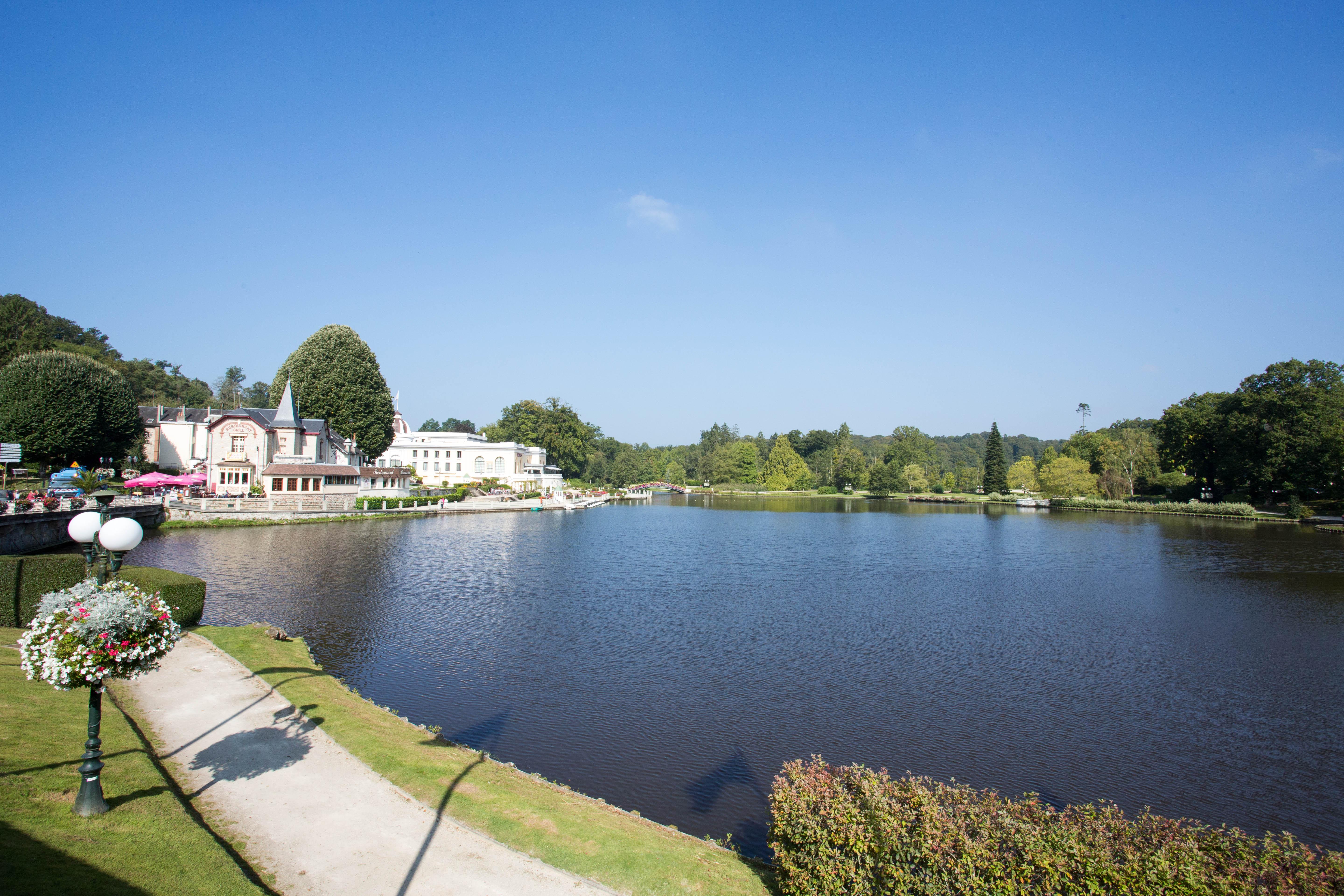 Hotel Spa Du Beryl Bagnoles de l'Orne Normandie Exterior foto