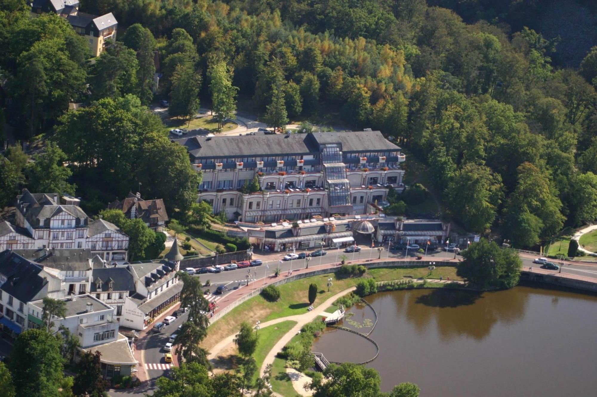 Hotel Spa Du Beryl Bagnoles de l'Orne Normandie Exterior foto